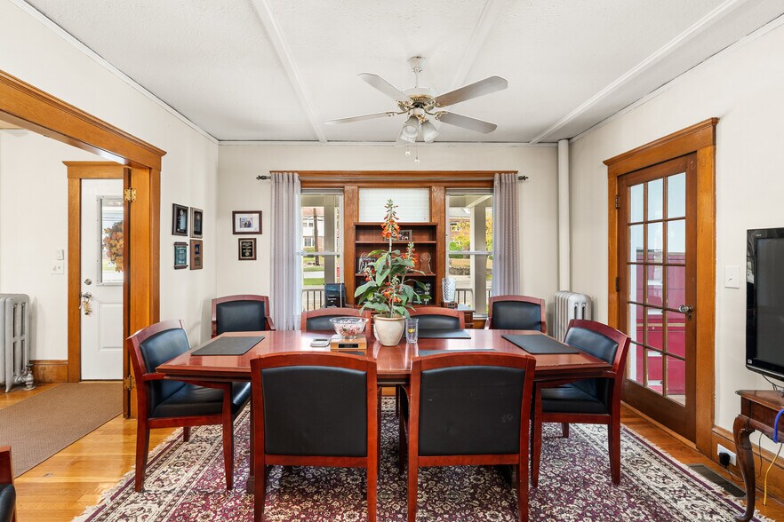 More Photos Of 1707 Northampton St, Holyoke Office For Sale