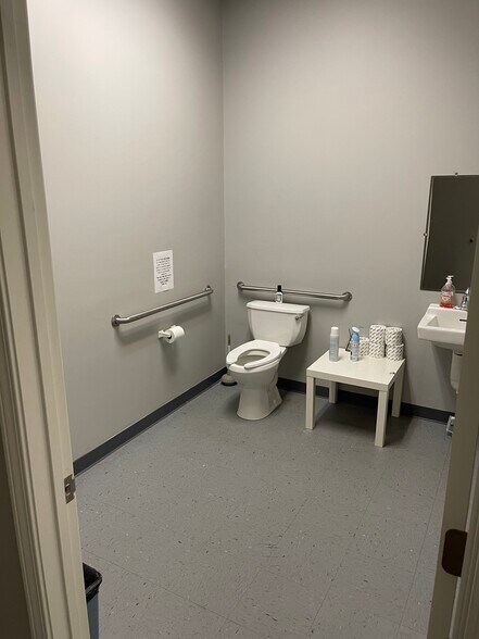 More Photos Of 335 Roselane St NW, Marietta Medical For Lease