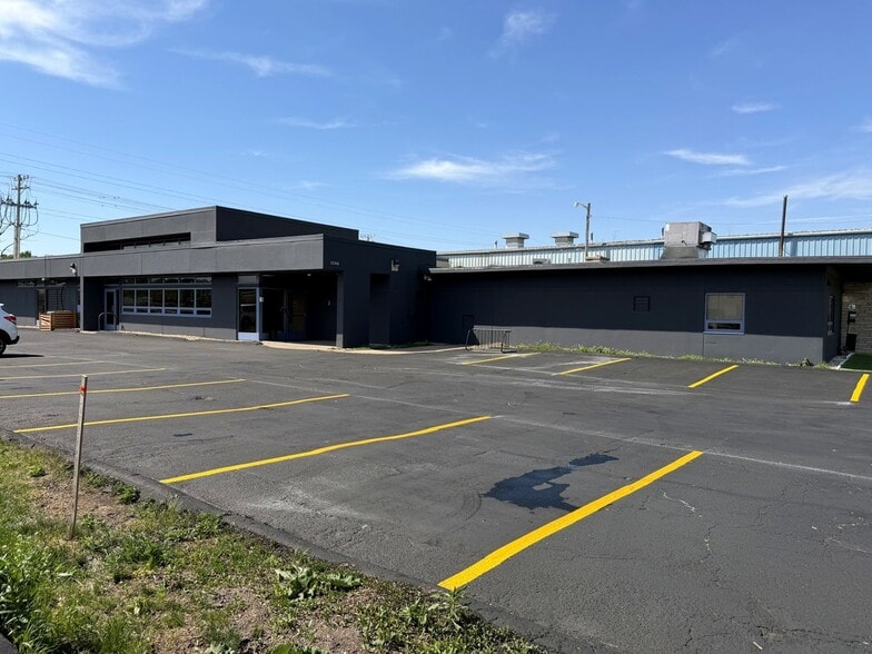 More Photos Of 2250 Pennsylvania Ave, Madison Veterinarian Kennel For Sale