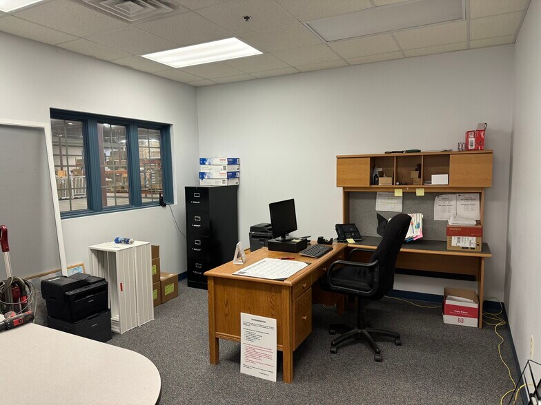 More Photos Of 498 Maratech Ave, Marathon Industrial For Sale