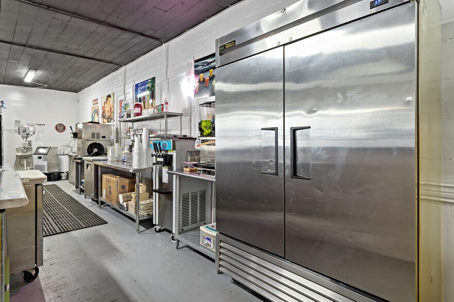 More Photos Of 201 E Bluff St, Woodville Restaurant For Sale