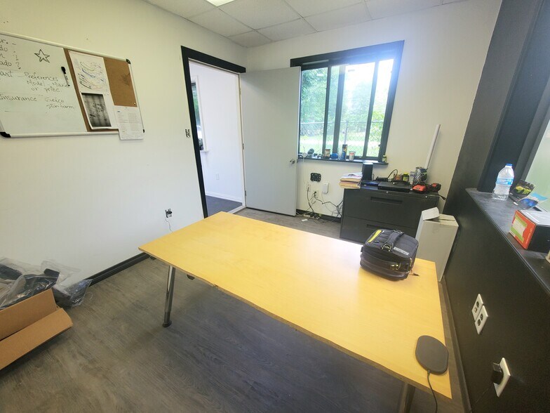 More Photos Of 1544 Jefferson Chemical Rd, Conroe Warehouse For Sale