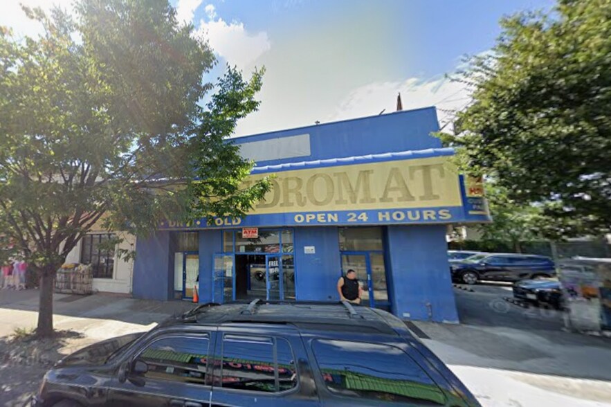 More Photos Of 87-36 Lefferts Blvd, Richmond Hill Storefront For Lease