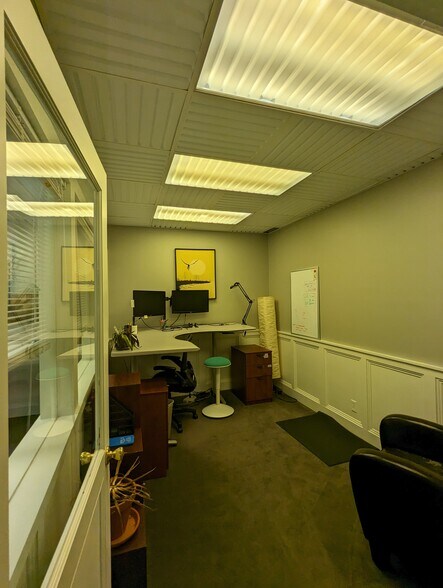 More Photos Of 33-35 NE Weidler St, Portland Office For Sale