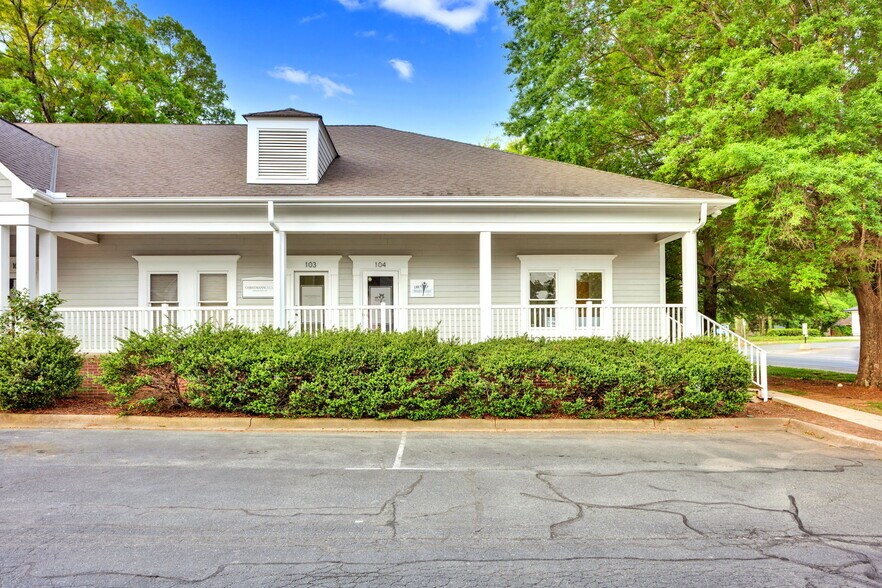 More Photos Of 20808 N Main St, Cornelius Medical For Sale