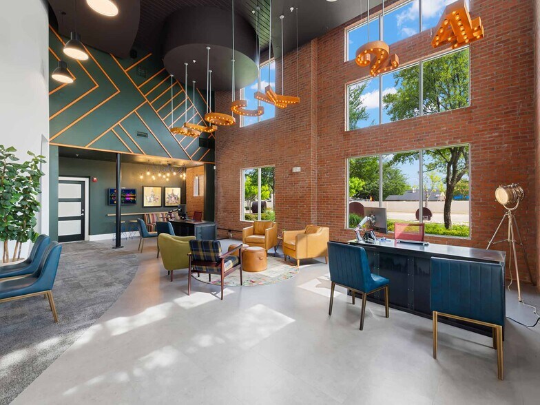 More Photos Of 2000 E Arapaho Rd, Richardson Apartments For Lease