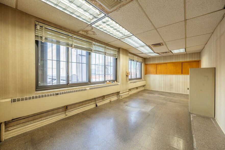 More Photos Of 4332 33rd St, Long Island City Industrial For Sale