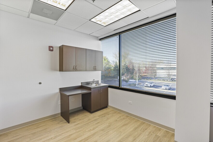 More Photos Of 14489 John Humphrey Dr, Orland Park Medical For Sale
