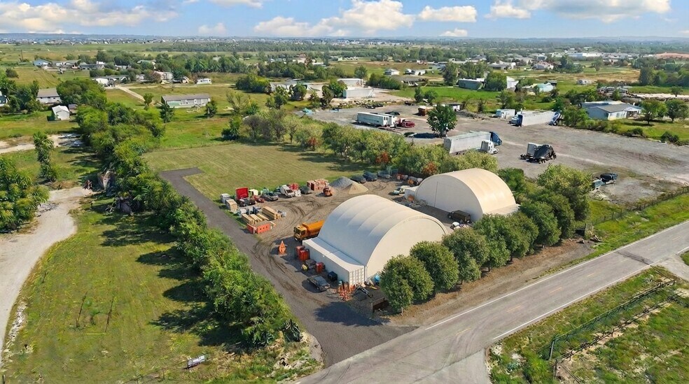 More Photos Of 17375 Gaffield Rd, Justin Warehouse For Lease