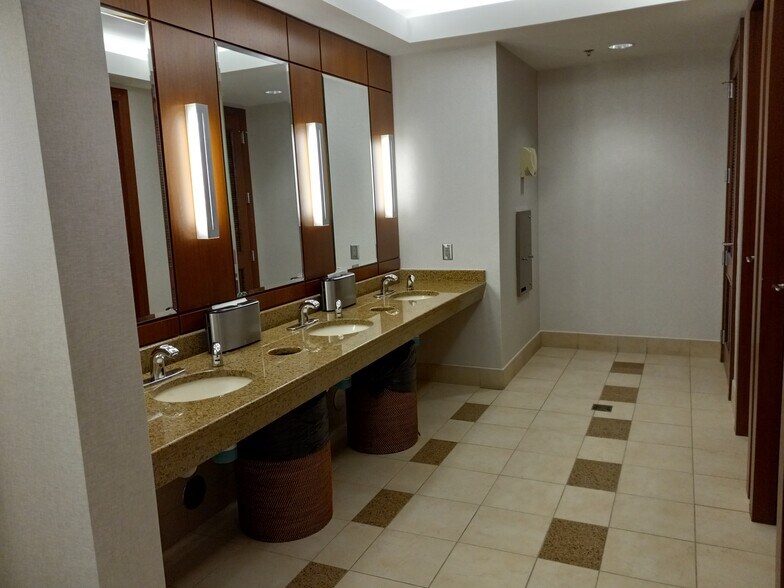 More Photos Of 1960 Satellite Blvd, Duluth Office For Lease