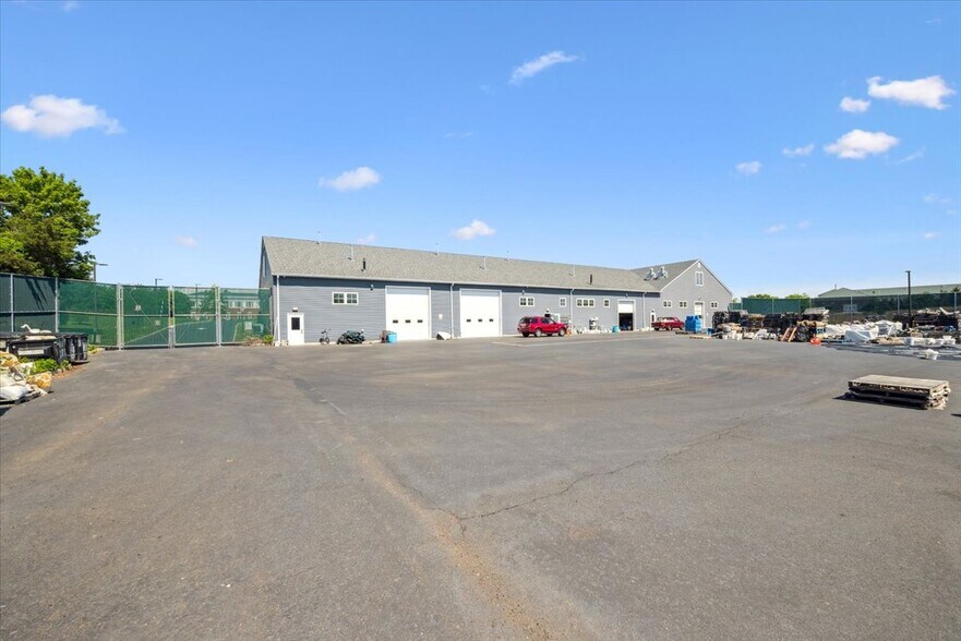 More Photos Of 22 Royal Rd, Flemington Industrial For Sale