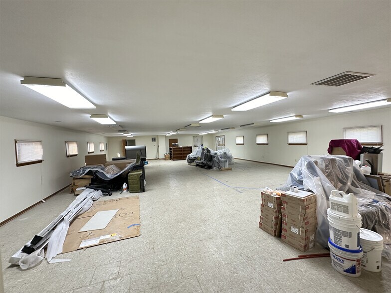 More Photos Of 68740 East St, Edwardsburg Specialty For Sale