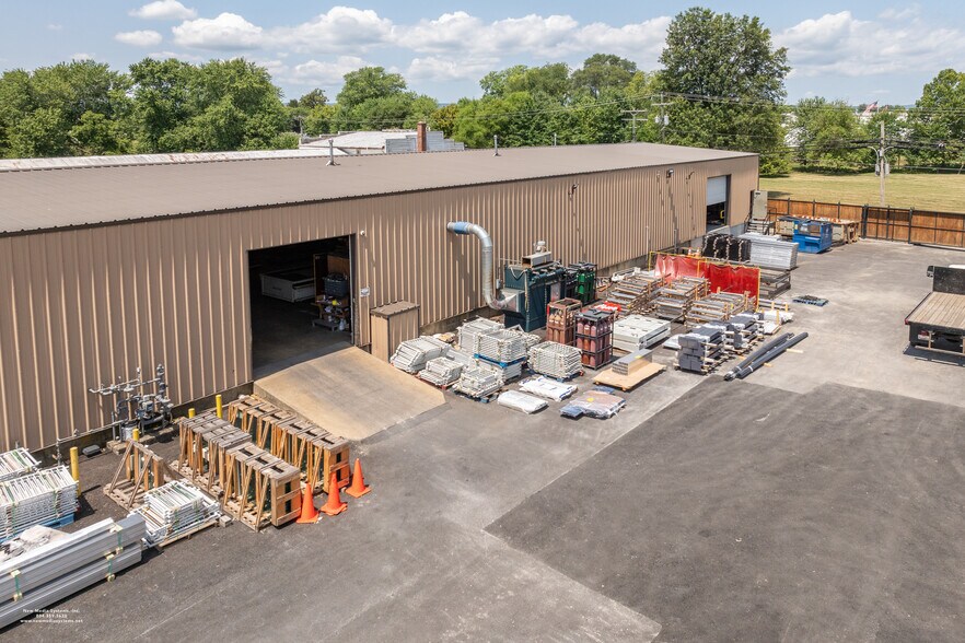 More Photos Of 36 W Pennsylvania Ave, Walkersville Warehouse For Sale