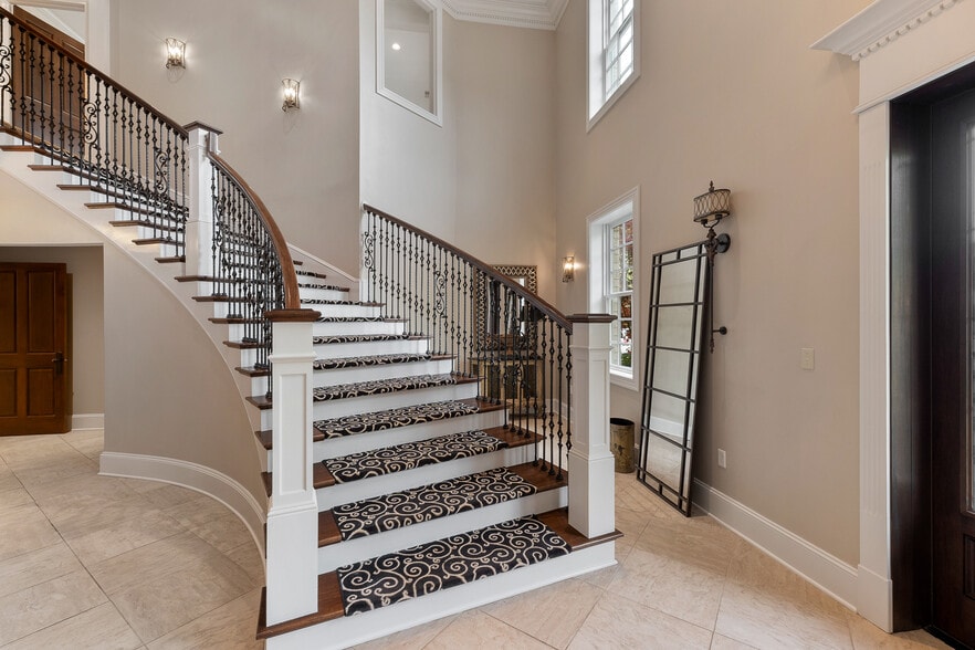 More Photos Of 3139 16th Street Rd, Huntington Medical For Sale