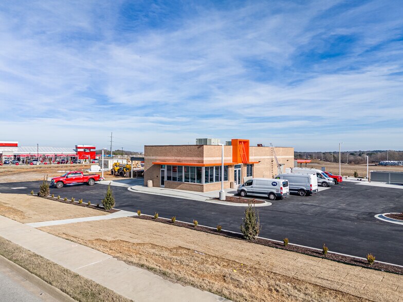 Primary Photo Of 3560 Southwest Drive dr, Jonesboro Fast Food For Sale