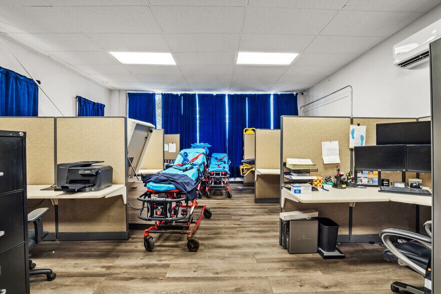 More Photos Of 484 E Redlands Blvd, San Bernardino Auto Repair For Sale