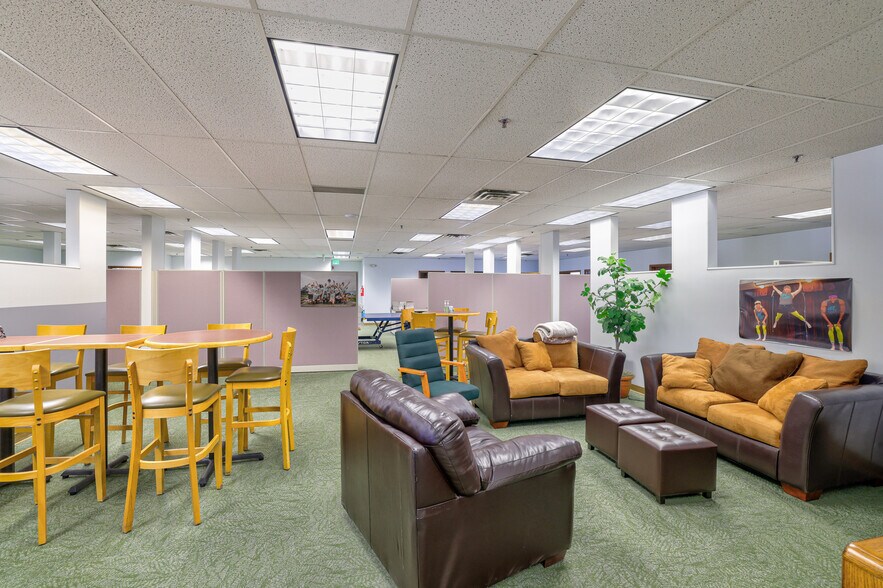 More Photos Of 7670 S Vaughn Ct, Englewood Office For Sale