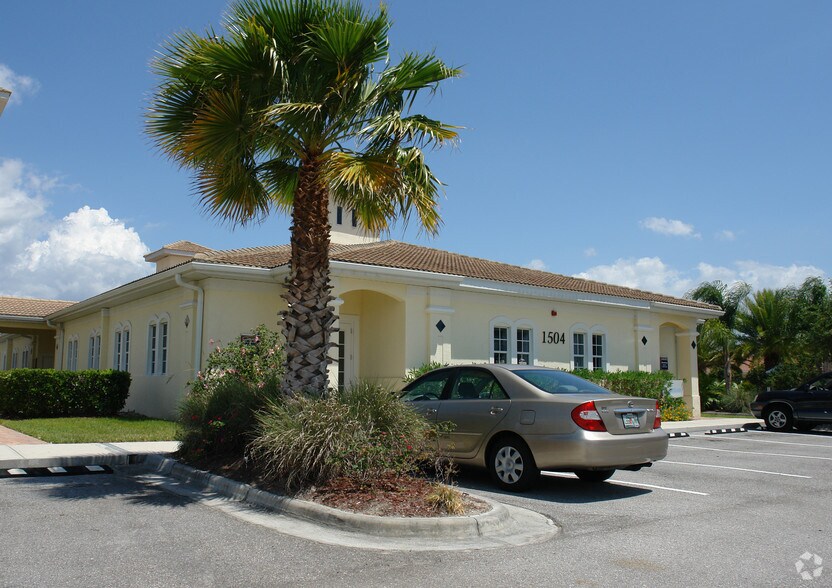 More Photos Of 1504 Kings Hwy, Port Charlotte Unknown For Lease