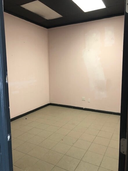 More Photos Of 2110 Clove Rd, Staten Island Storefront Retail Office For Sale