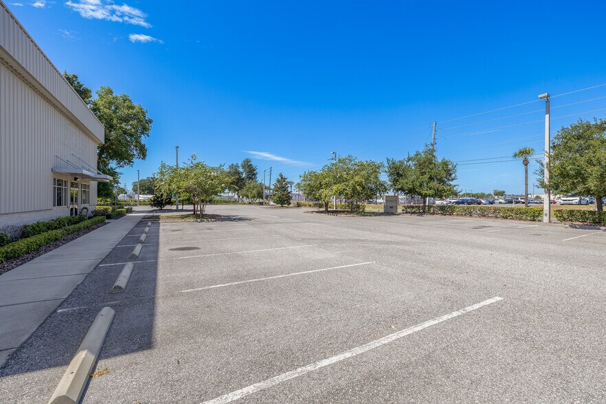 More Photos Of 9707 Bachman Rd, Orlando Warehouse For Lease