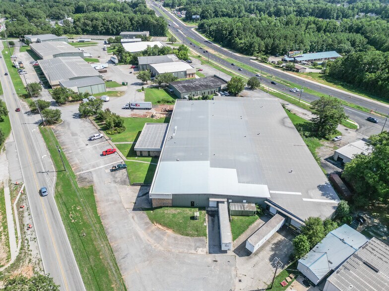 More Photos Of 9479 S Main St, Jonesboro Manufacturing For Lease