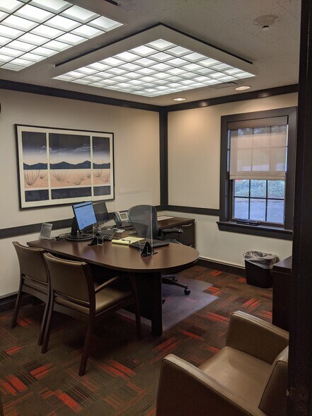 More Photos Of 145 Ghent Rd, Fairlawn Bank For Lease