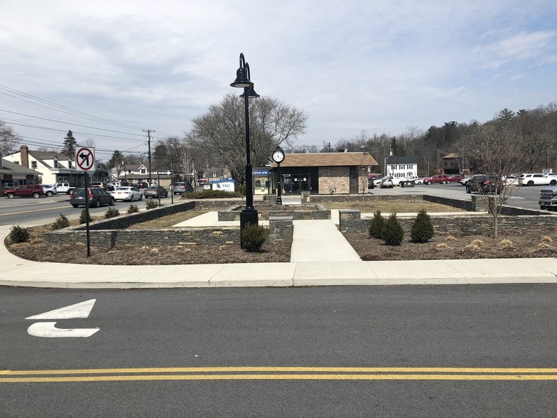 More Photos Of 4246 Albany Post Rd, Hyde Park Unknown For Lease