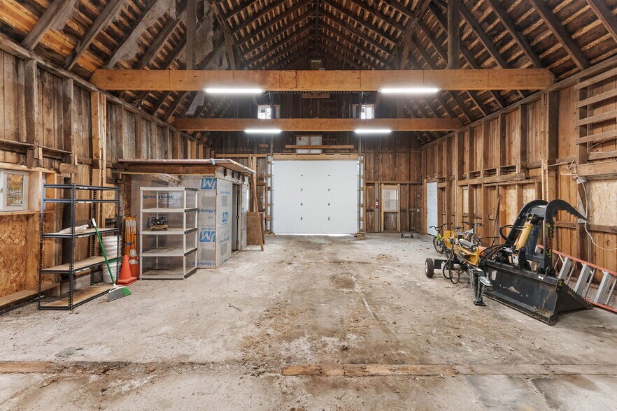 More Photos Of 345 N 400 E, Valparaiso Warehouse For Lease