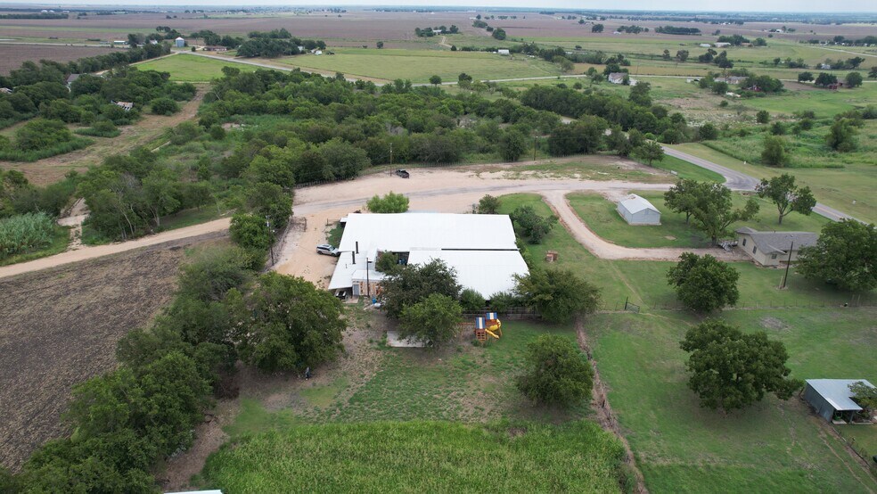 More Photos Of 1616 Farmers Rd, Burlington Restaurant For Sale