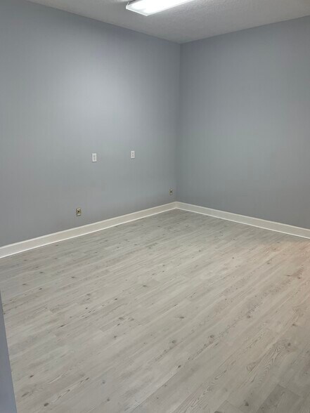 More Photos Of 12420 San Jose Blvd, Jacksonville Medical For Lease