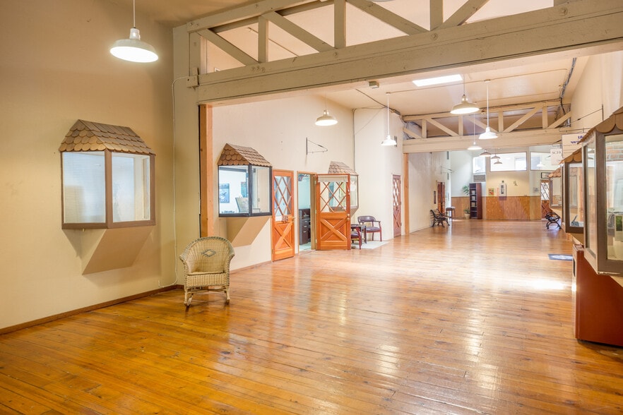 More Photos Of 1042 Water, Port Townsend Storefront Retail Office For Lease