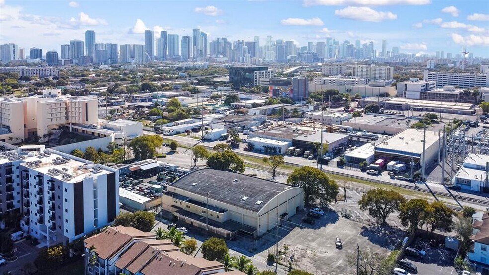 More Photos Of 2230 NW 8th Ave, Miami Auto Repair For Sale