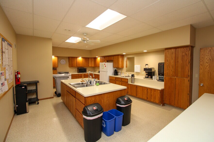 More Photos Of 100 E 3rd St, Galva Office For Sale