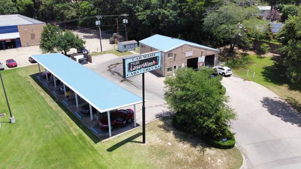 Primary Photo Of 206 Winchester Dr, Tyler Carwash For Sale