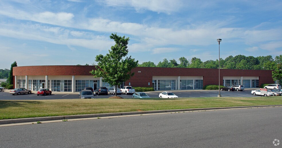 More Photos Of 256 Raceway Dr, Mooresville Light Distribution For Lease