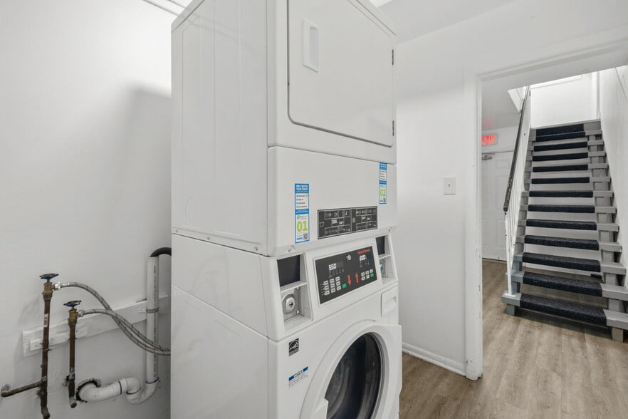 More Photos Of 3045 Bernice Rd, Lansing Apartments For Sale