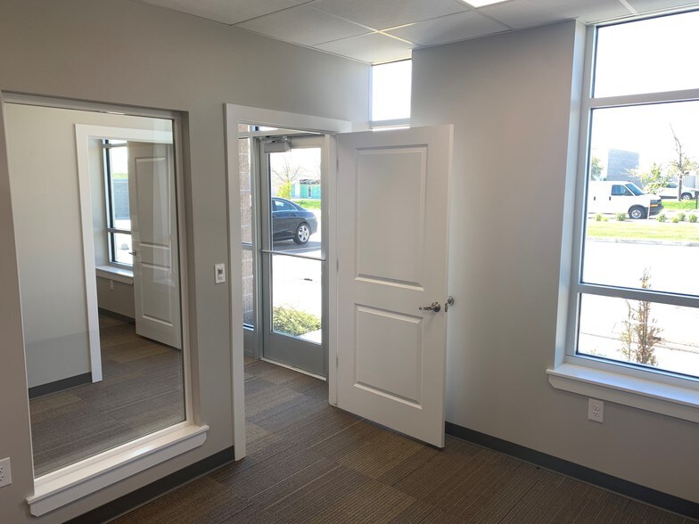 More Photos Of 6108-6142 W 9790 S, West Jordan Warehouse For Lease
