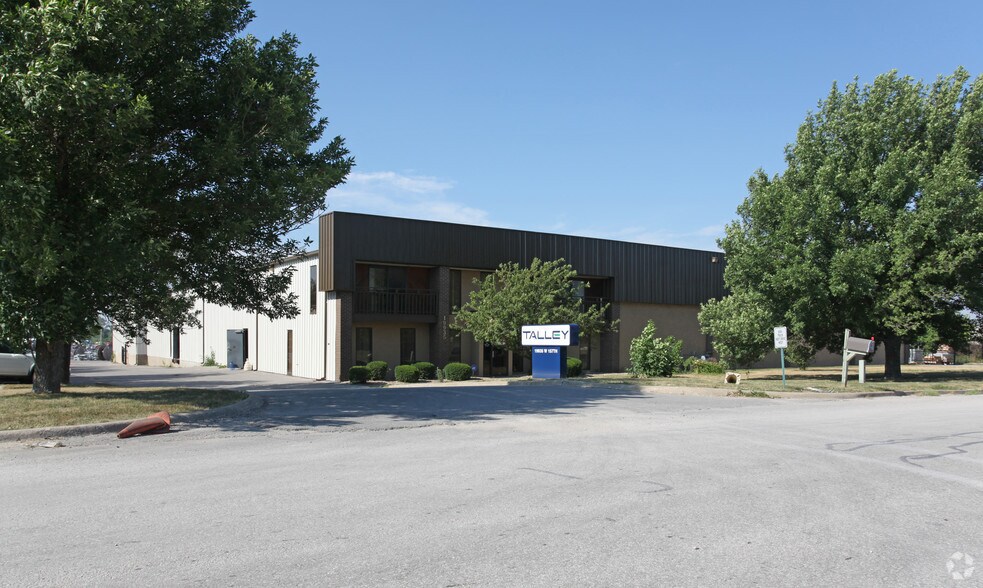 More Photos Of 19935 W 157th St, Olathe Warehouse For Sale