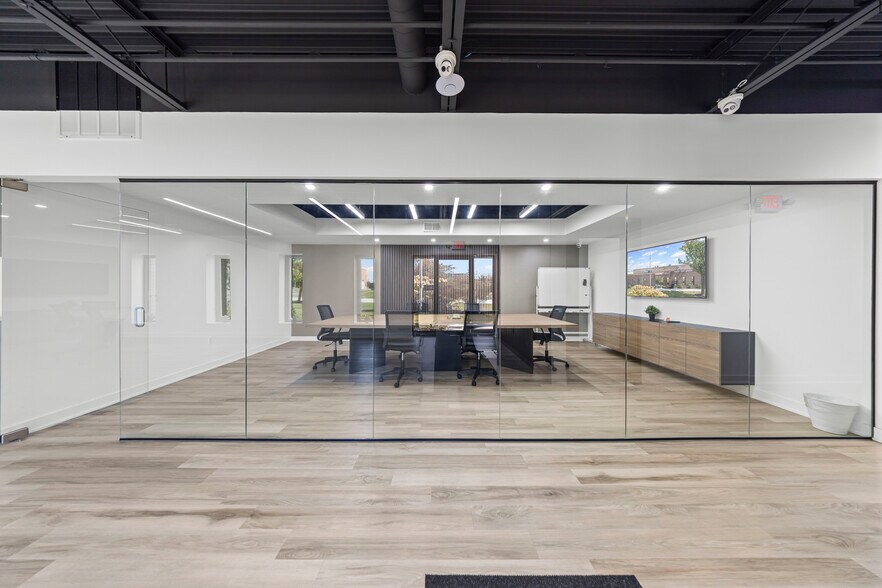 More Photos Of 23936 Industrial Park Dr, Farmington Hills Warehouse For Sale