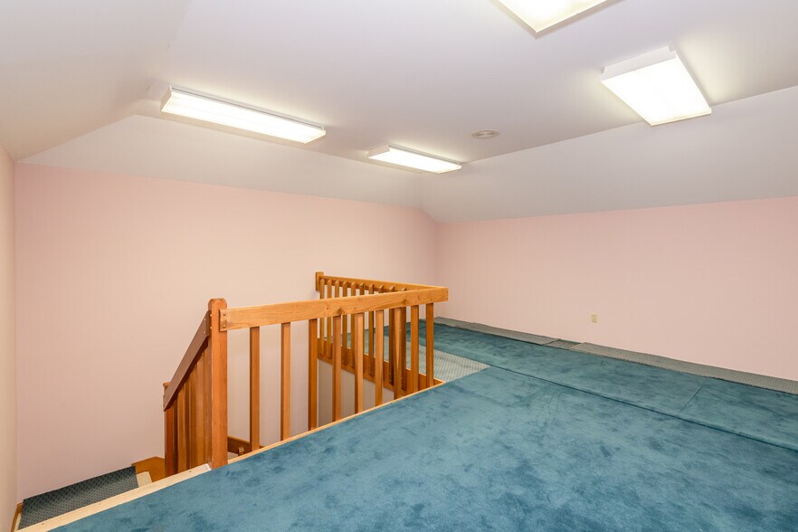 More Photos Of 1752 W High St, Piqua Medical For Sale