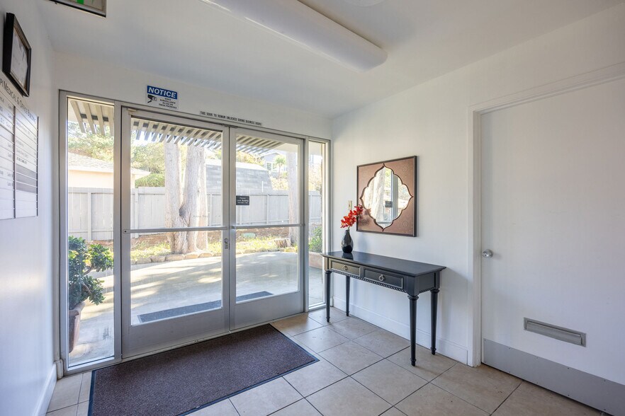 More Photos Of 667-669 Crespi Dr, Pacifica Medical For Sale