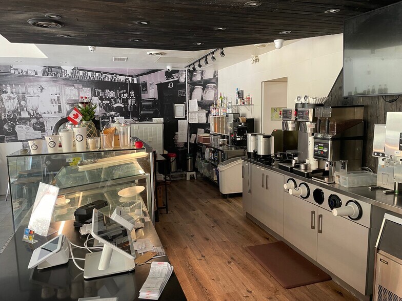 More Photos Of 62-68 King St W, Oshawa Storefront Retail Residential For Lease