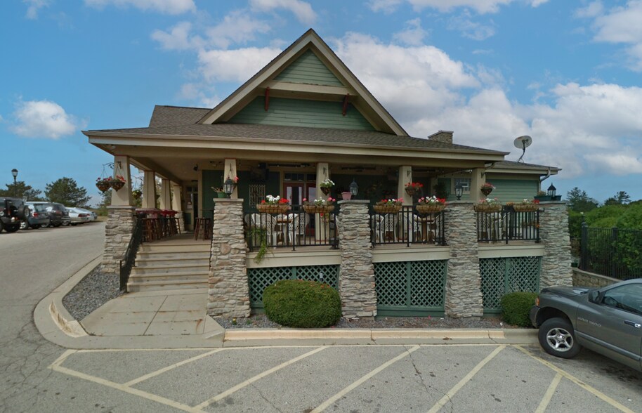 More Photos Of S67W14831 Janesville Rd, Muskego Bar For Sale