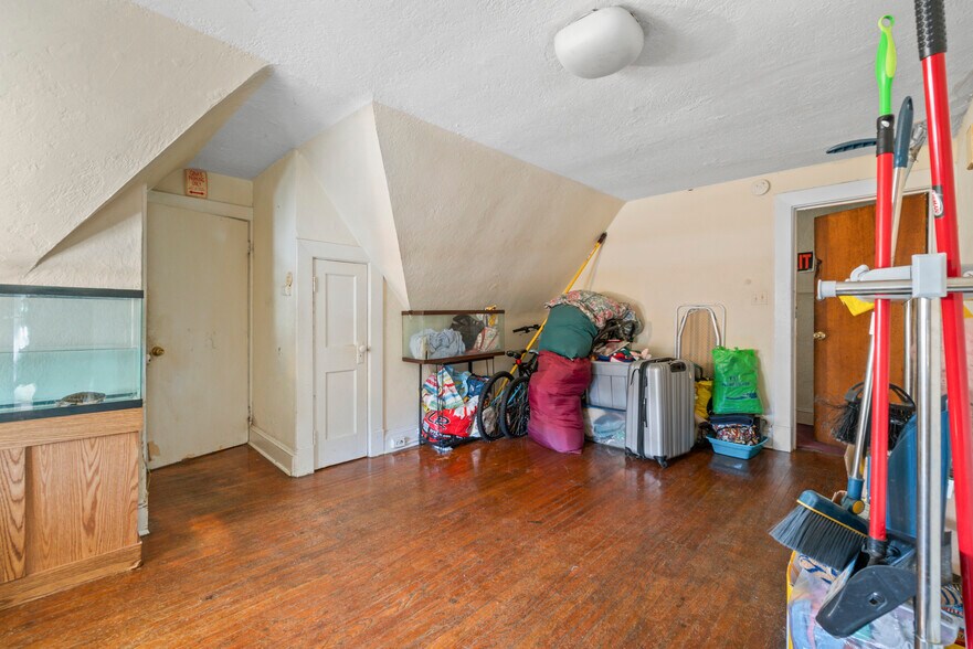 More Photos Of 3941 Lowndes Ave, Baltimore Multifamily For Sale