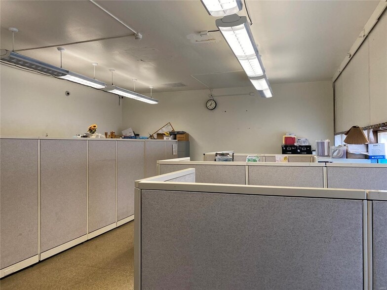 More Photos Of 3018-3020 Brantner Pl, Saint Louis Office For Sale
