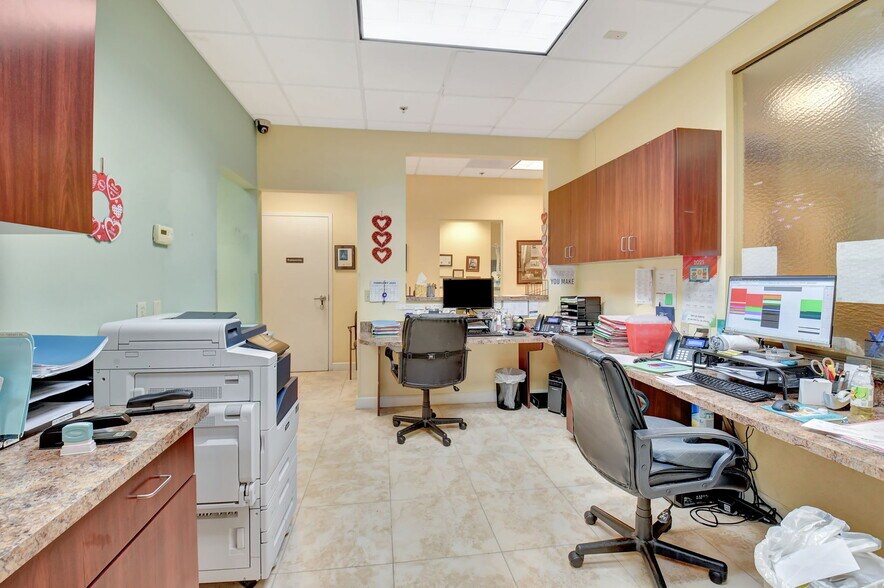 More Photos Of 15300 S Jog Rd, Delray Beach Medical For Lease