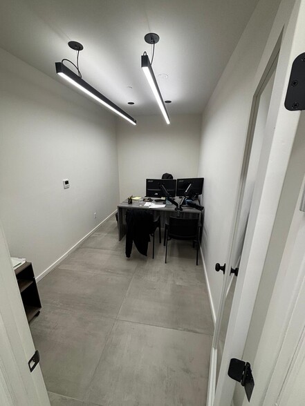 More Photos Of 5012 20th Ave, Brooklyn Office For Lease