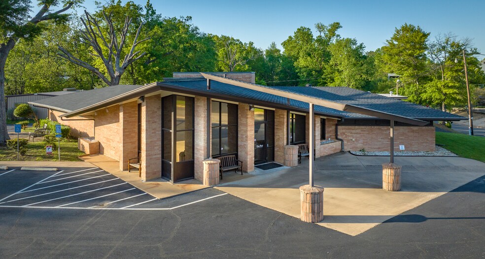 More Photos Of 1212 Clinic Dr, Tyler Healthcare For Sale