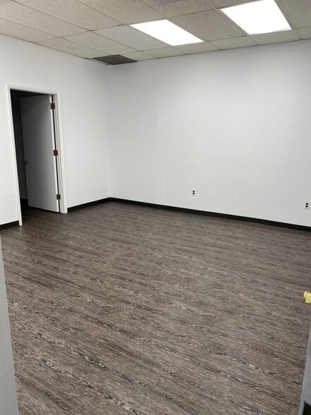 More Photos Of 132 Kings Hwy E, Haddonfield Office For Lease