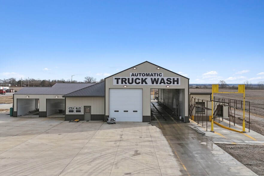 Primary Photo Of Outer Road 27 @ Highway 136, Wayland Specialty For Sale